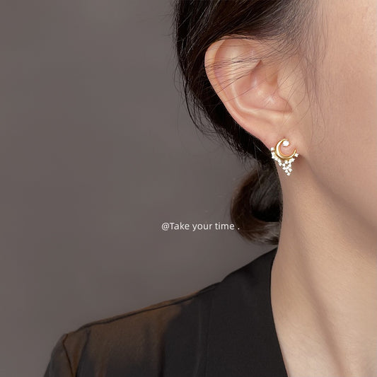 STARS EMBRACE THE MOON DE-D-005